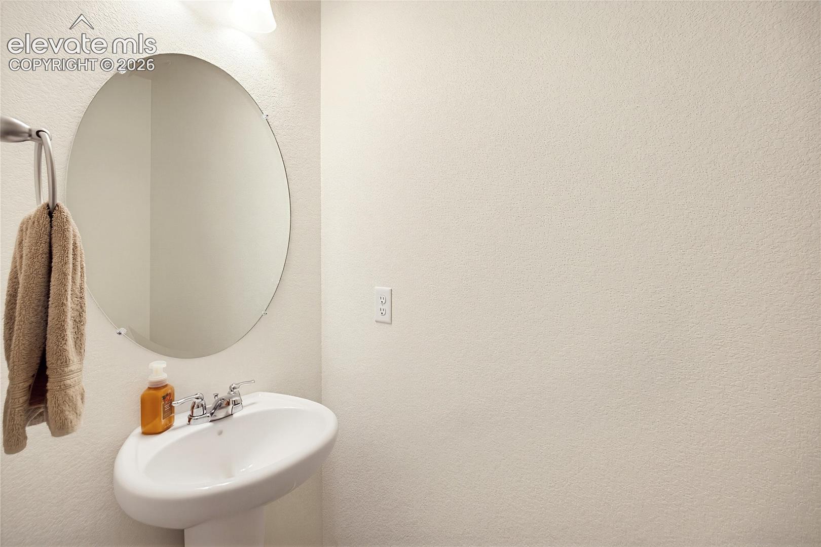 Listing photo 9 for 2233 Still Meadows Court