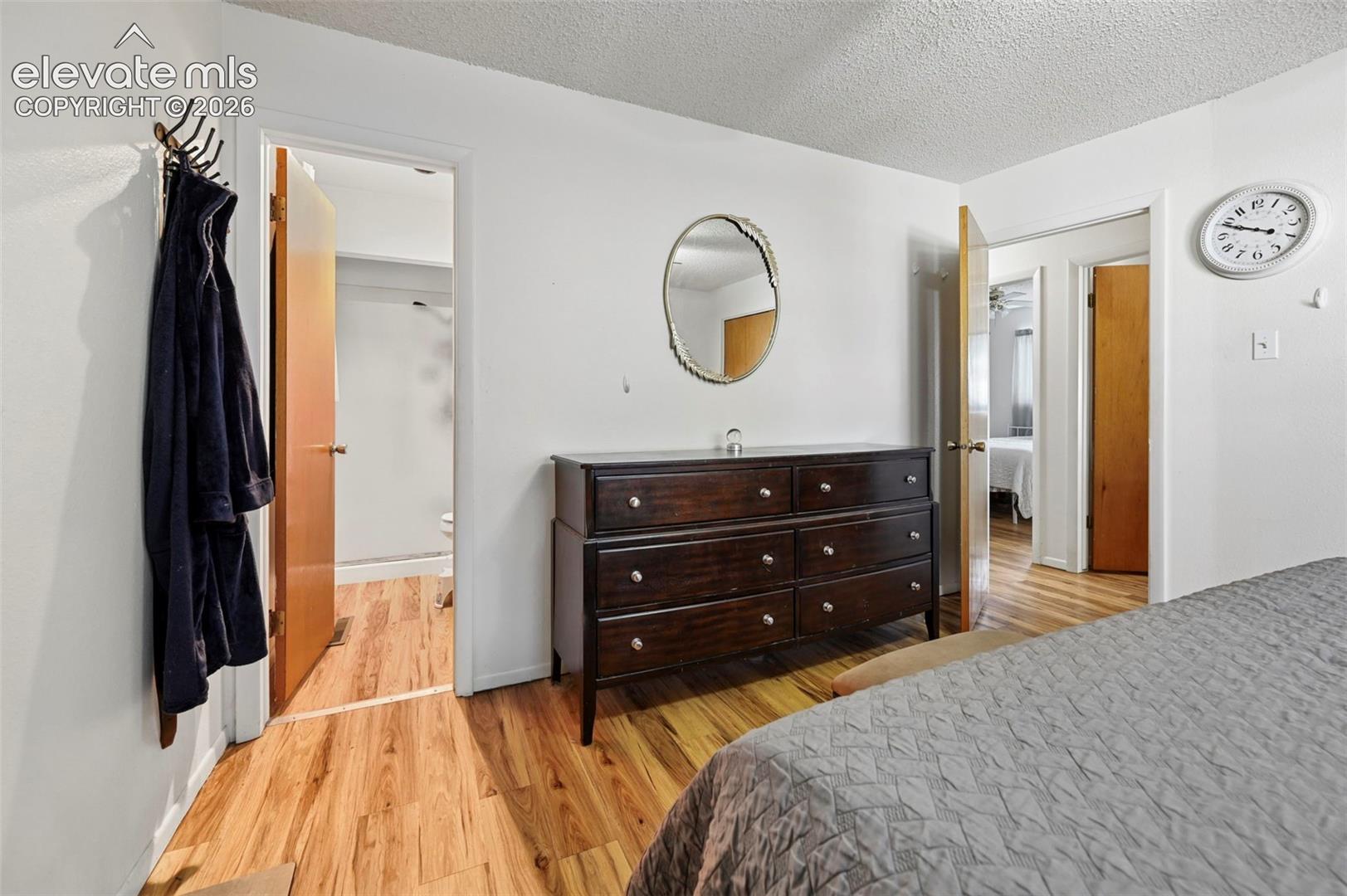 Listing photo 6 for 2041 Vinewood Lane
