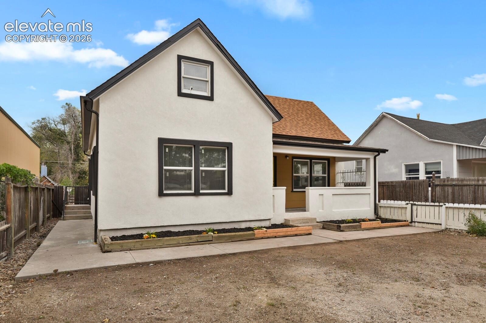 Listing photo 11 for 2614 Gunnison Street