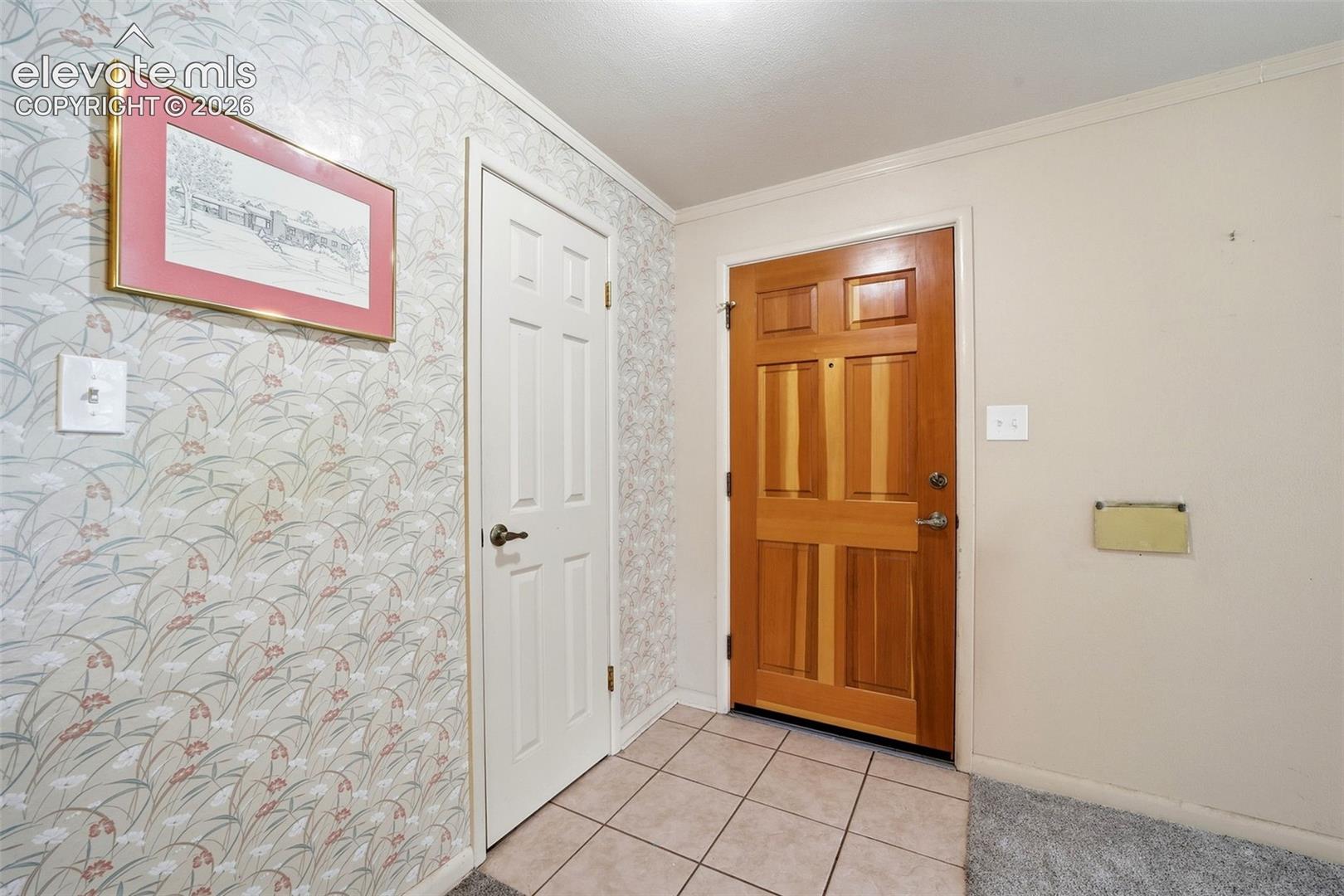 Listing photo 4 for 1406 Iowa Avenue