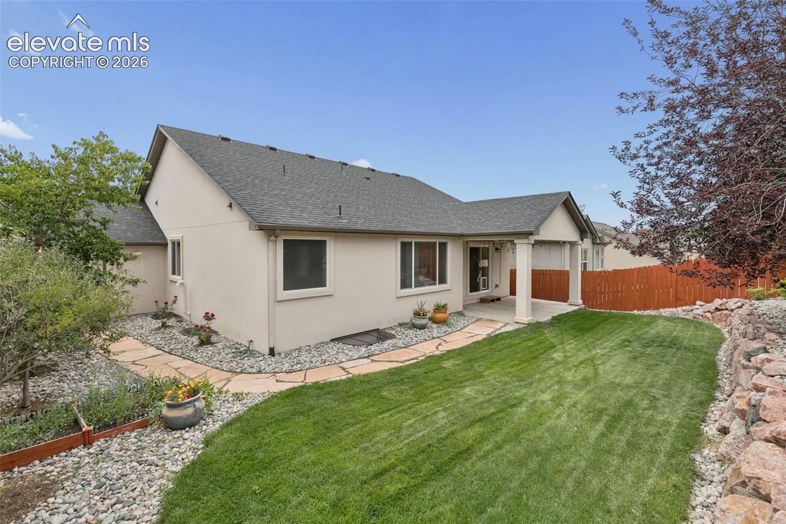 Listing photo 15 for 6840 Mustang Rim Drive