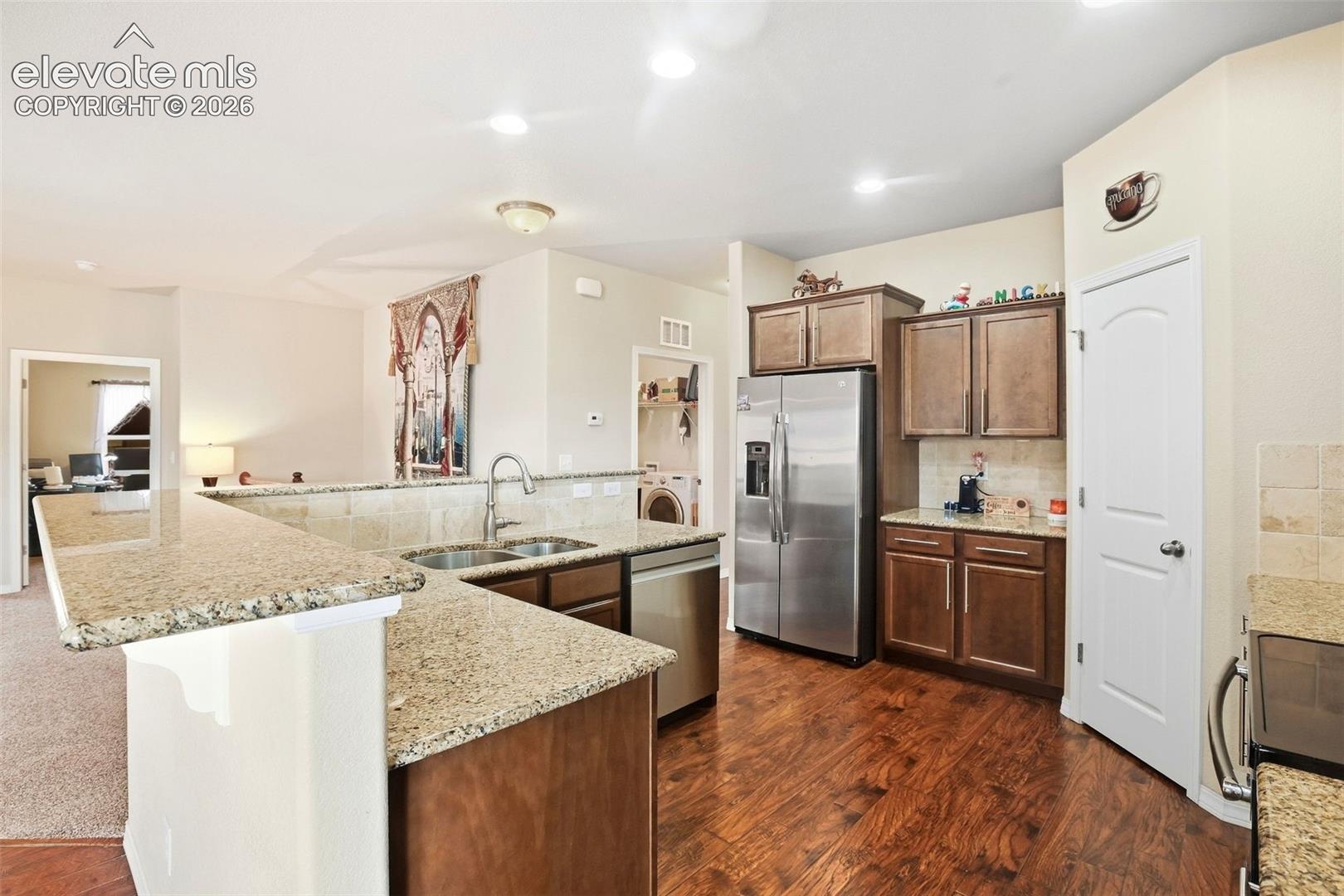 Listing photo 18 for 19524 Lindenmere Drive