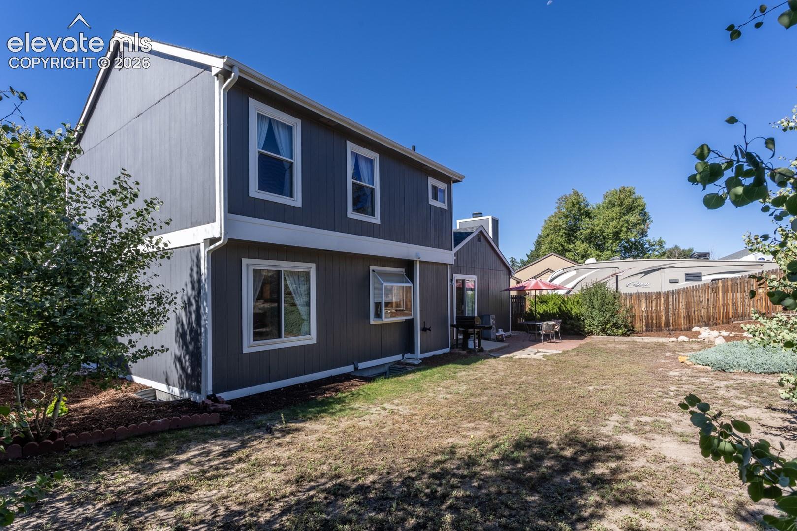 Listing photo 5 for 3420 Excelsior Drive