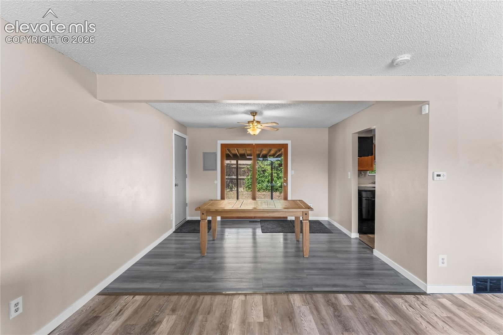 Listing photo 7 for 22 Heatherwood Lane