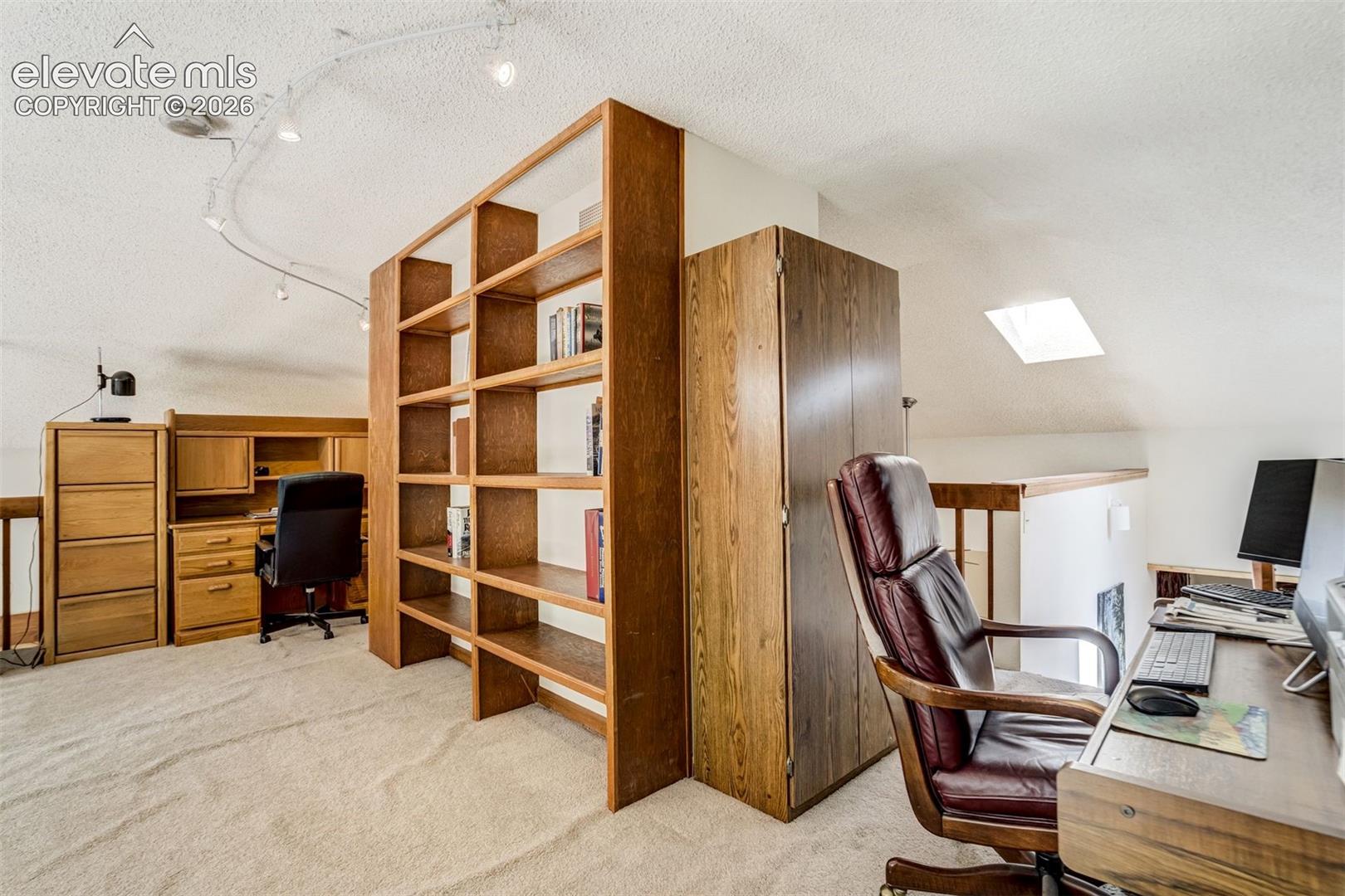 Listing photo 24 for 19330 Greenwood Drive