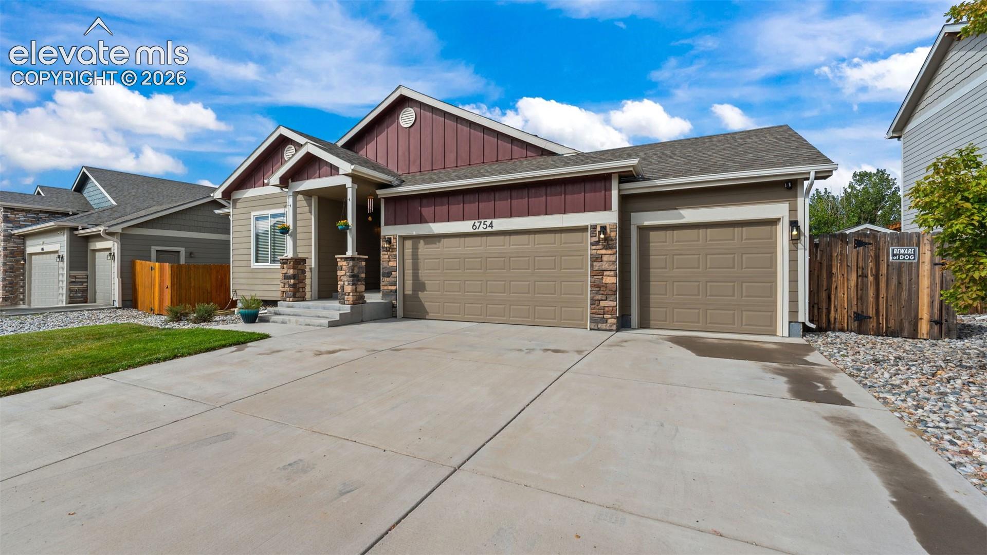 6754 Phantom Way, photo 2
