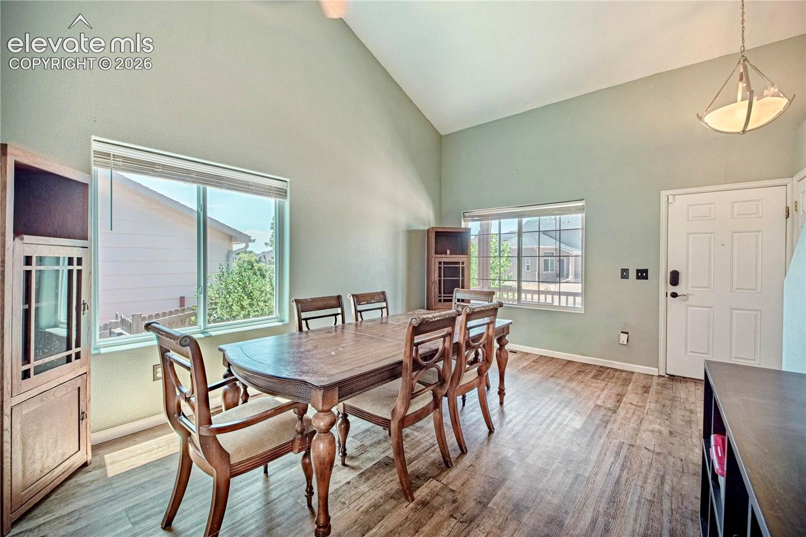 Listing photo 7 for 1395 Legend Oak Drive