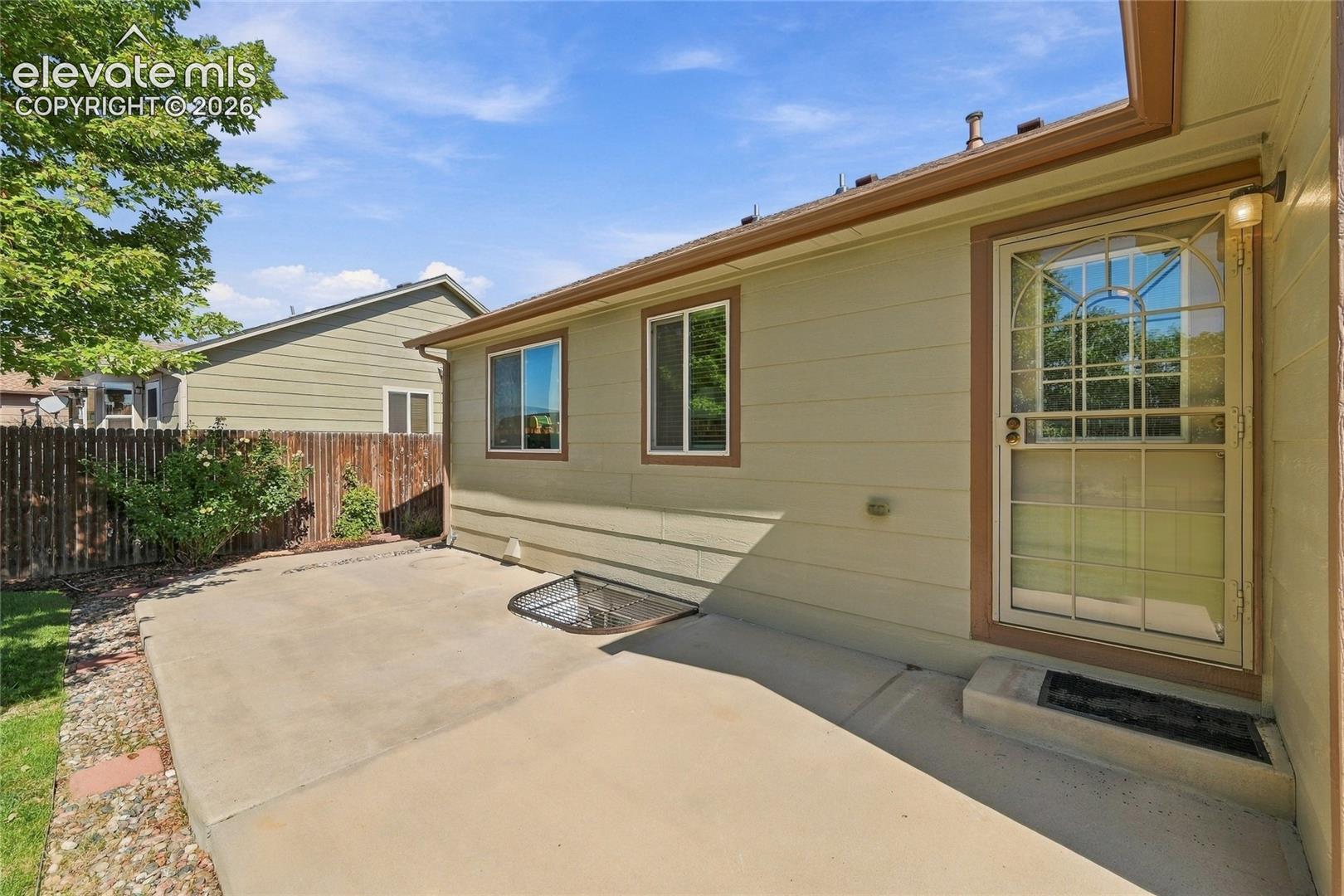 Listing photo 37 for 7538 Sailwind Drive
