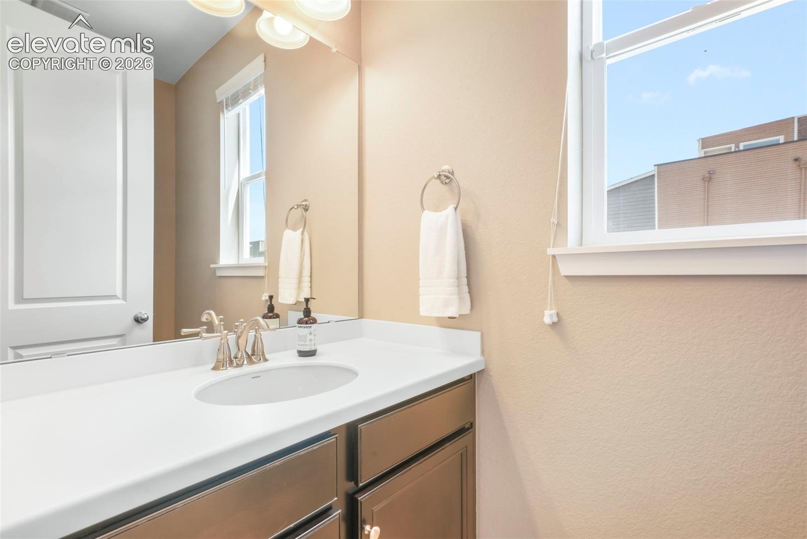 Listing photo 13 for 3562 Cerf Way