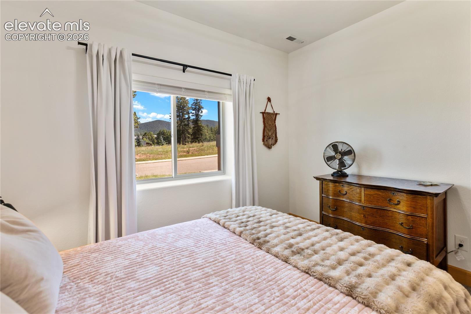 Listing photo 43 for 1382 Ridgestone Drive