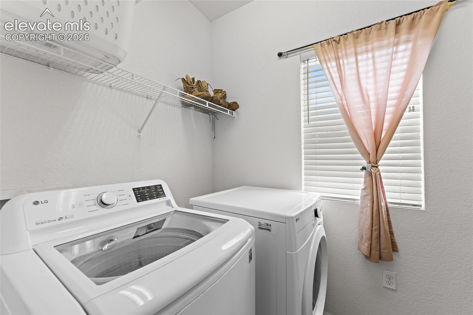 Listing photo 12 for 7777 Candlelight Lane
