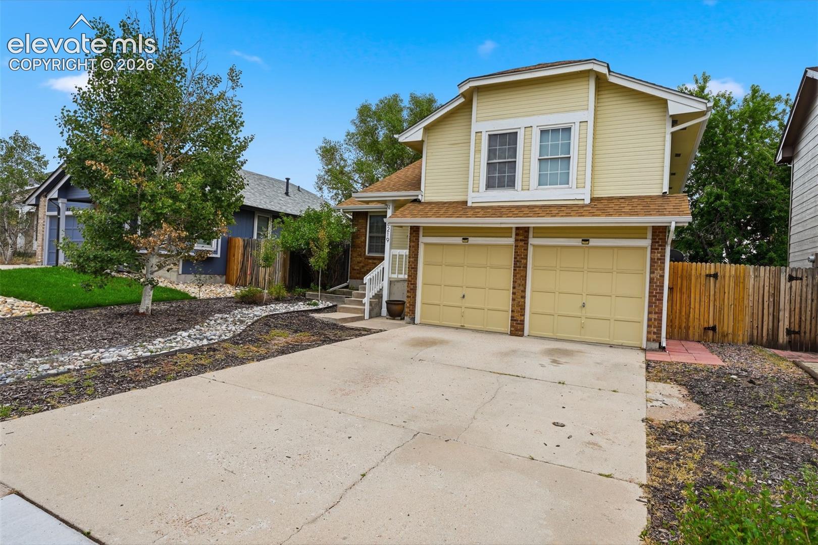 Listing photo 3 for 8219 Steadman Drive