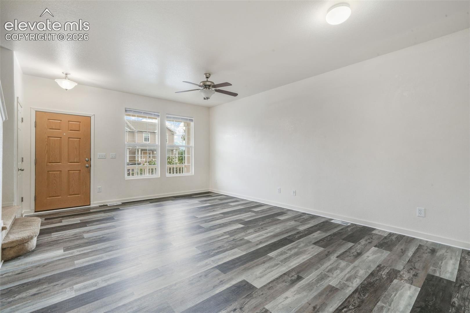 Listing photo 8 for 10513 Wells Point
