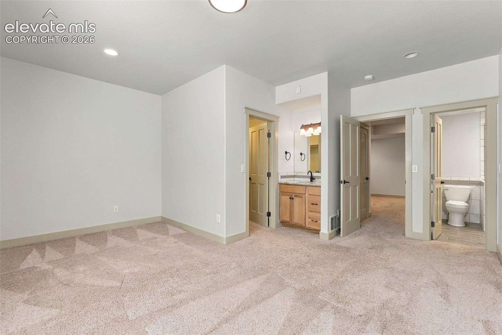 Listing photo 38 for 18825 Pagentry Place