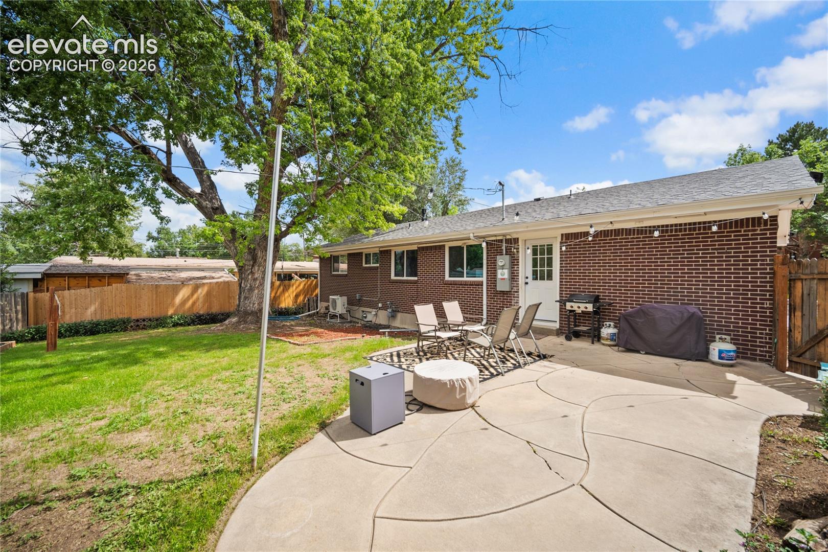 Listing photo 34 for 2414 E Caramillo Street