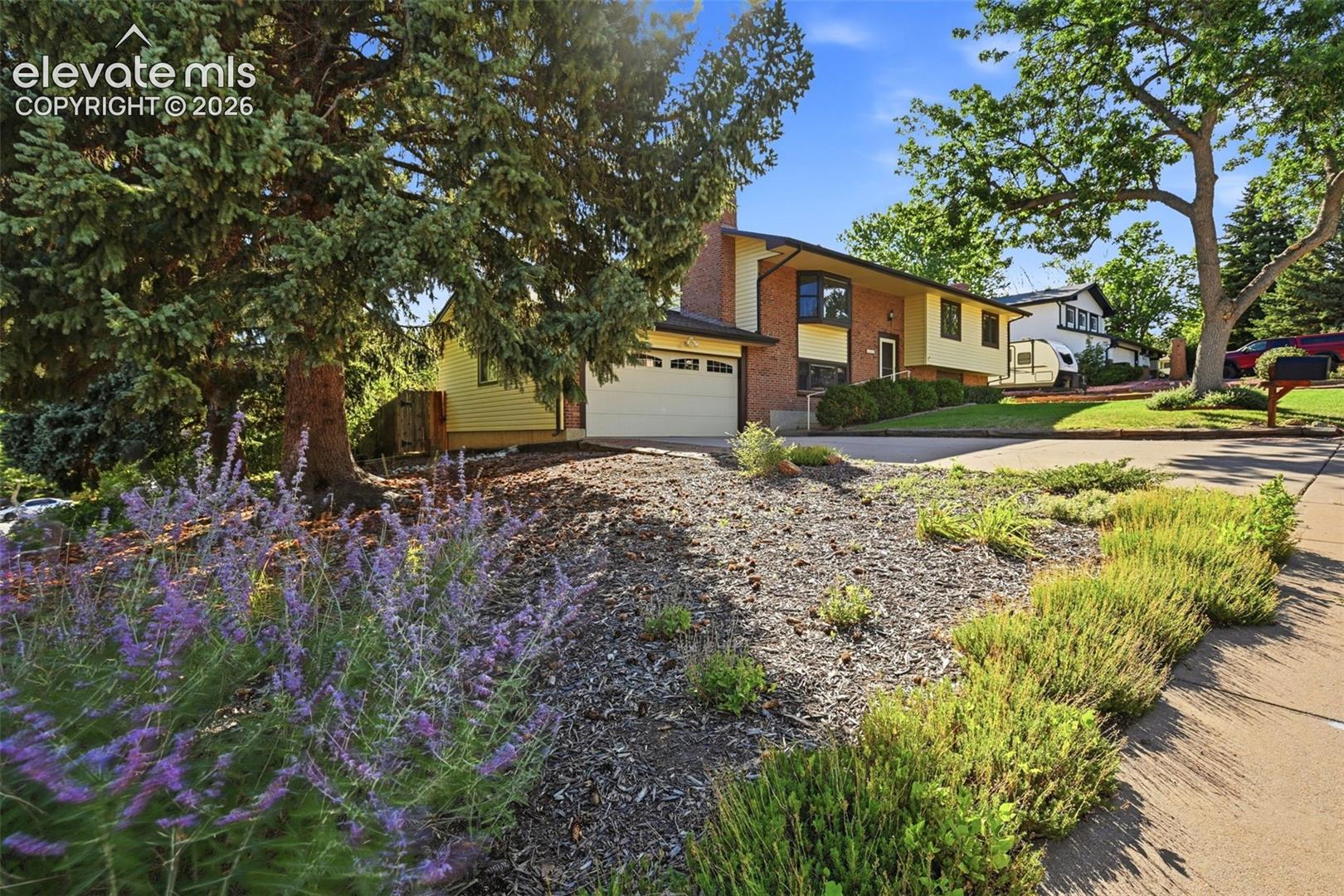 Listing photo 3 for 5275 Ladera Lane