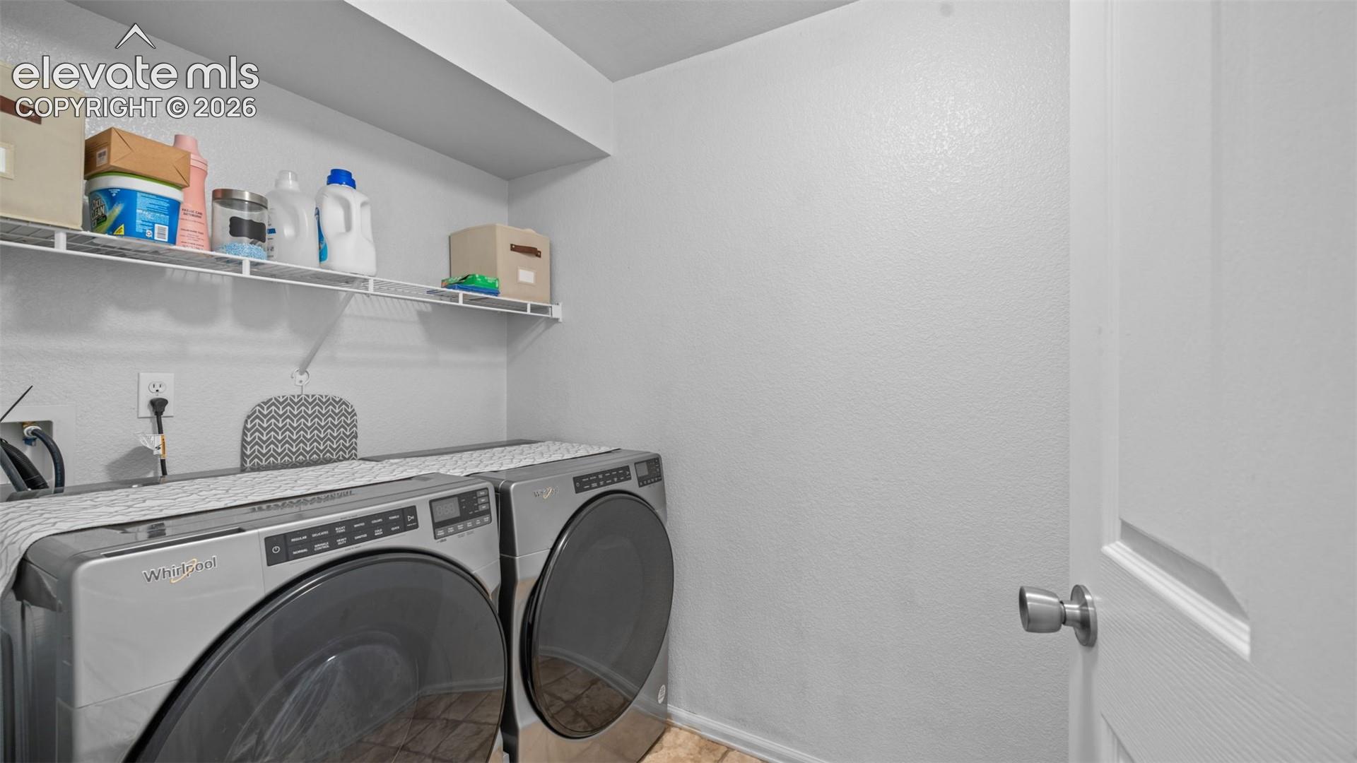 Listing photo 32 for 8068 Hollygrape Lane