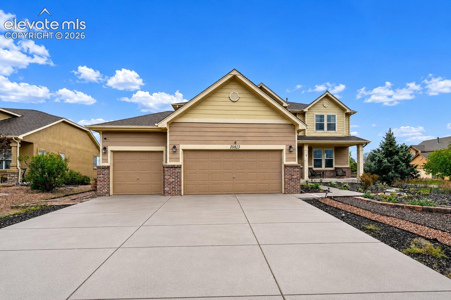 Listing photo 2 for 10813 White Sands Court
