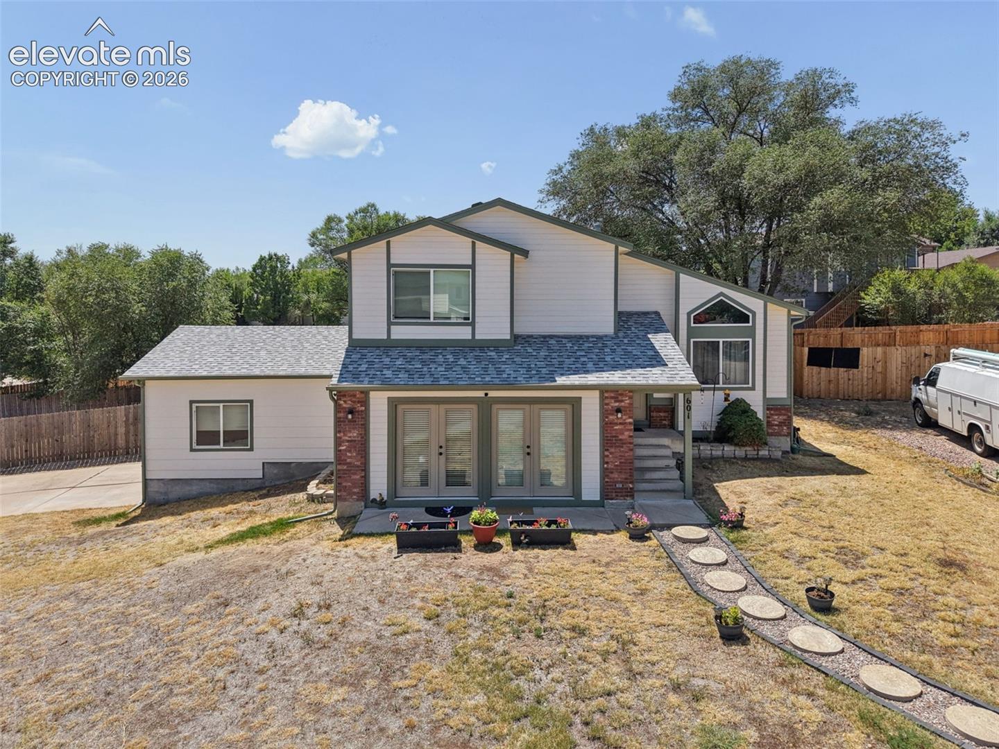 Listing photo 2 for 601 Rye Ridge Road