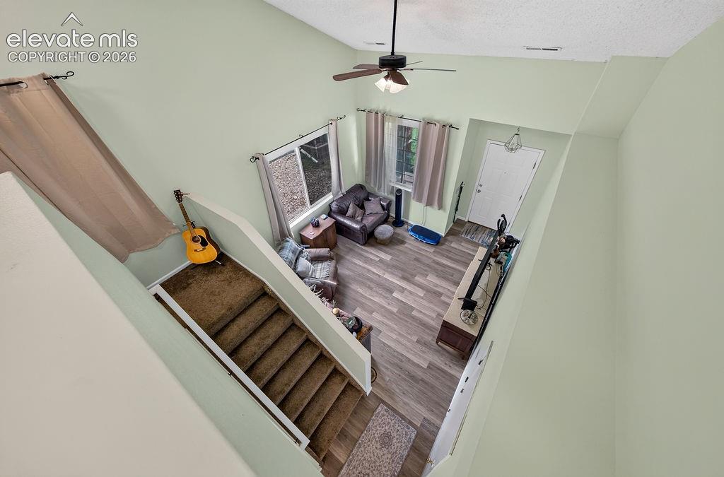 Listing photo 9 for 818 Hayloft Lane