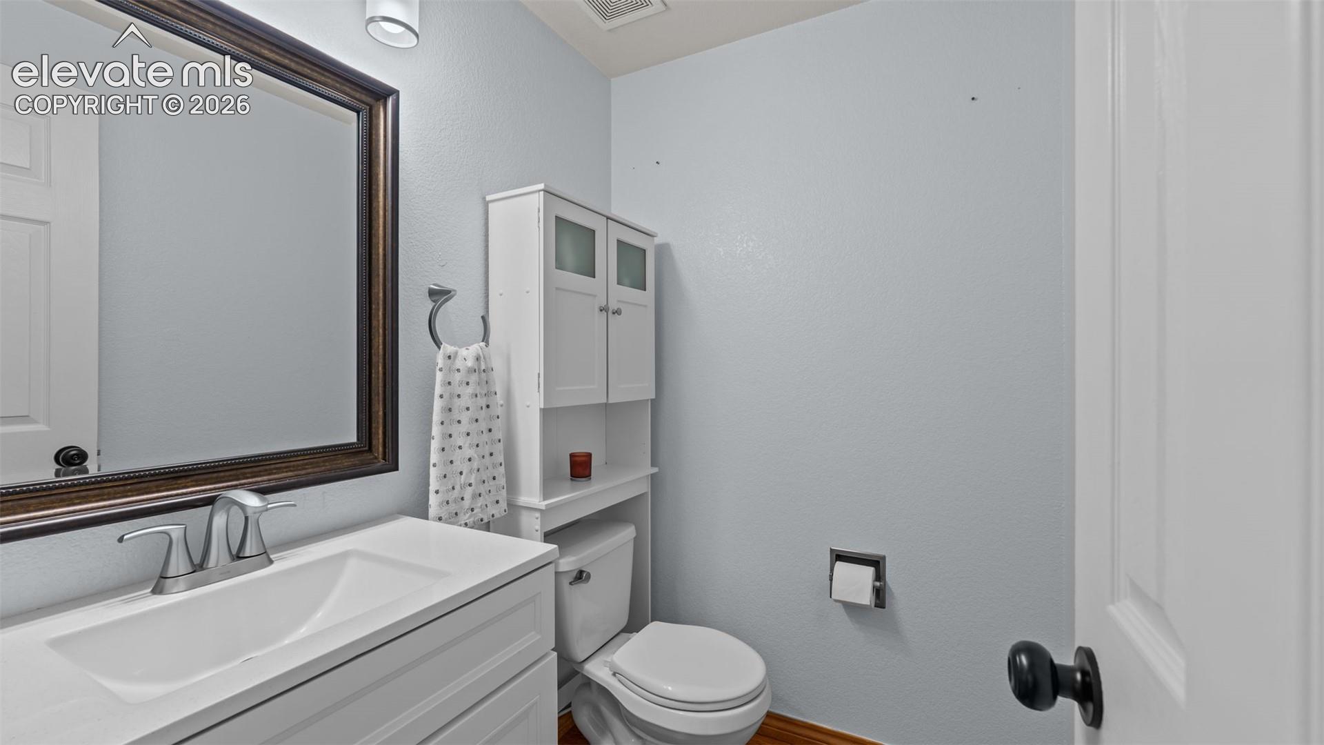 Listing photo 9 for 2405 Linenhall Court