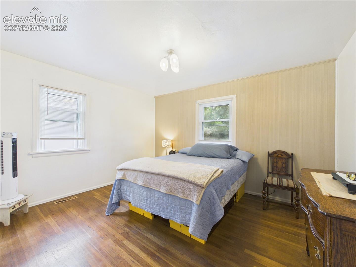 Listing photo 24 for 2910 8th Avenue