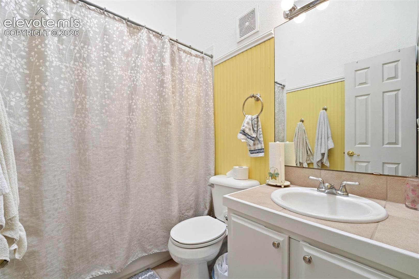 Listing photo 23 for 2221 Valley View Drive