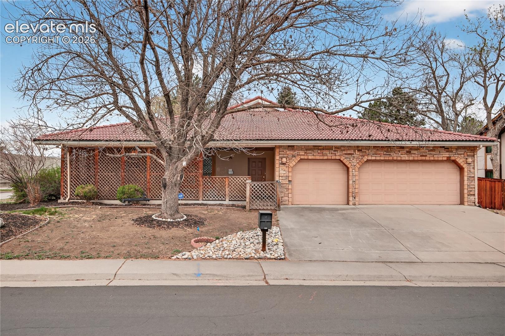 Listing photo 48 for 4180 S Monaco Parkway