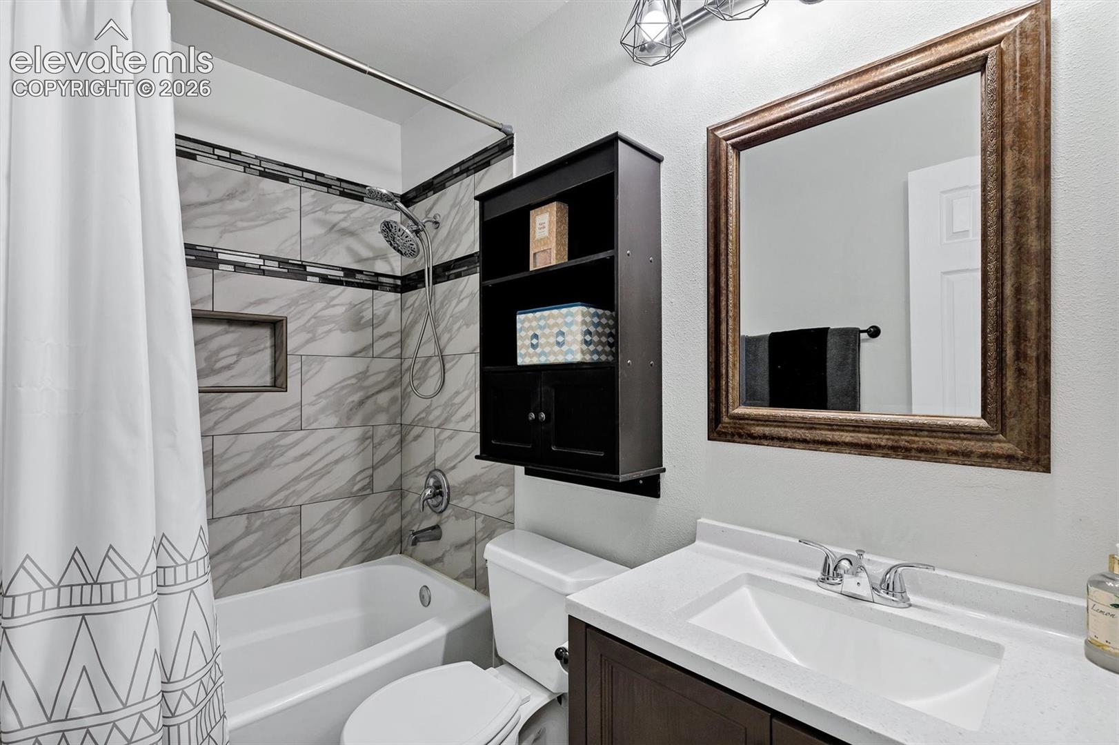 Listing photo 14 for 5168 Austerlitz Drive