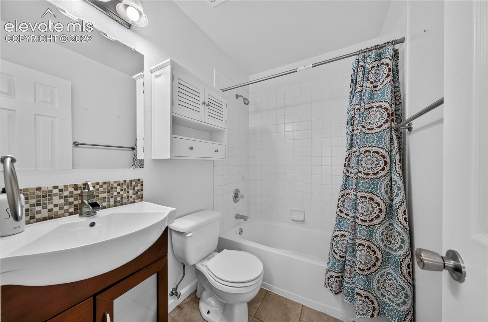 Listing photo 22 for 924 White Stone Way