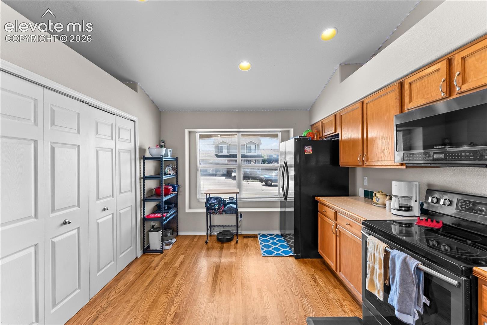Listing photo 21 for 885 Candlestar Loop