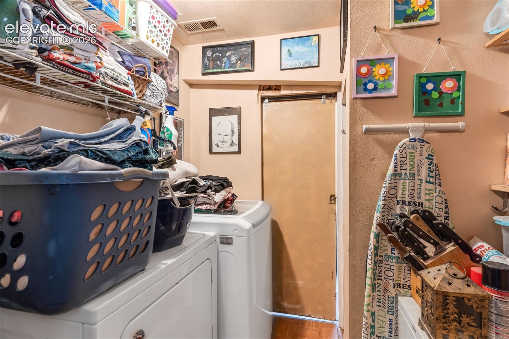 Listing photo 12 for 2120 W 11th Street