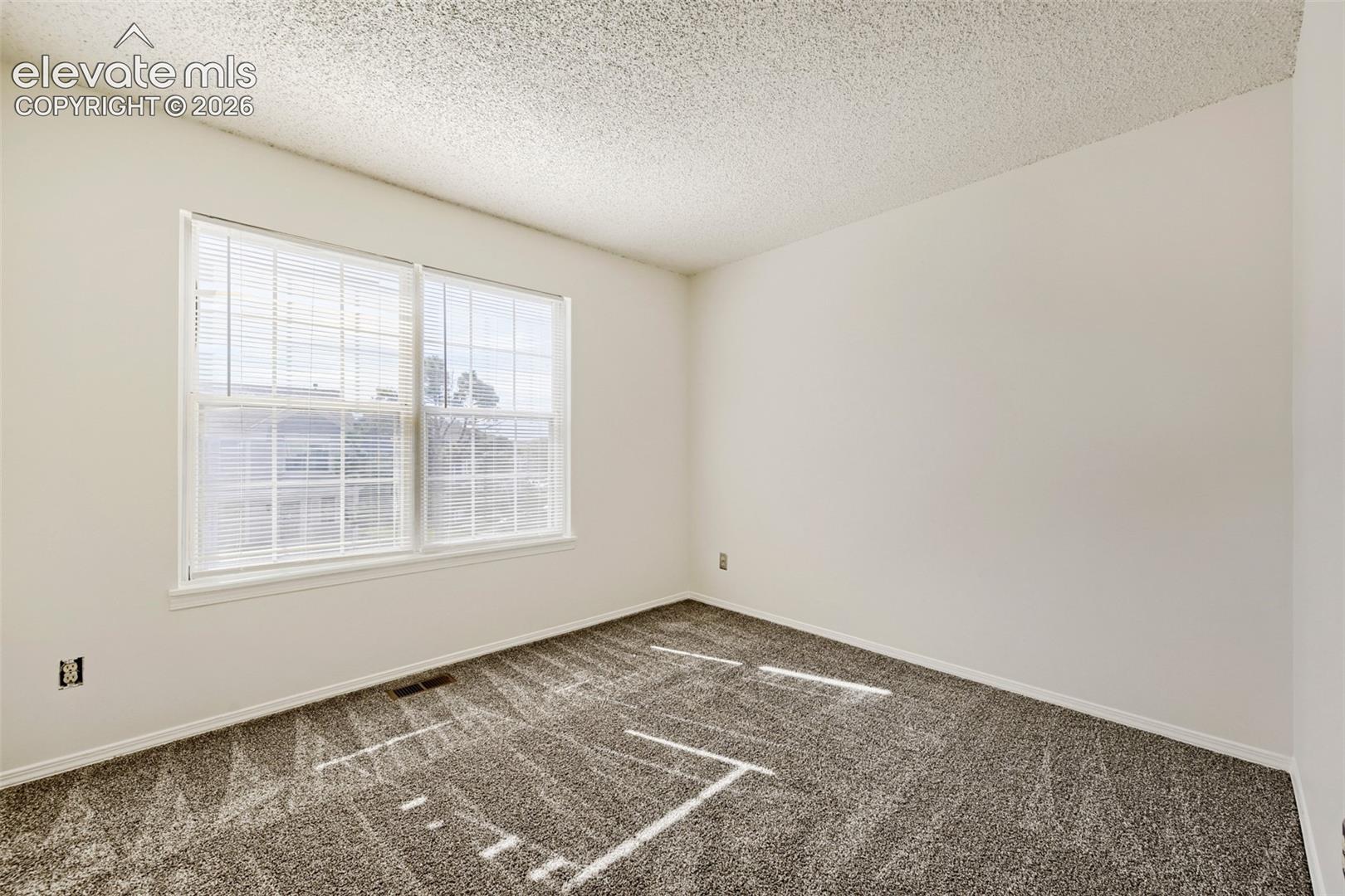 Listing photo 20 for 4128 Charleston Drive