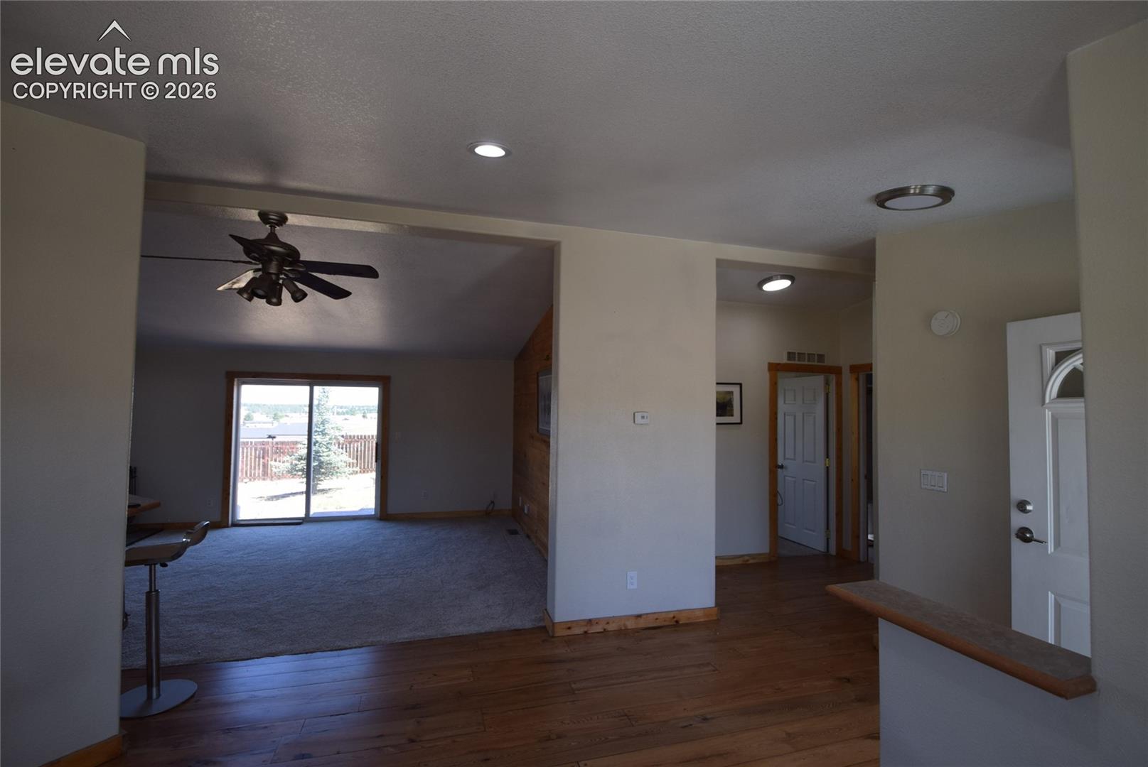 Listing photo 26 for 877 Maid Marian Drive
