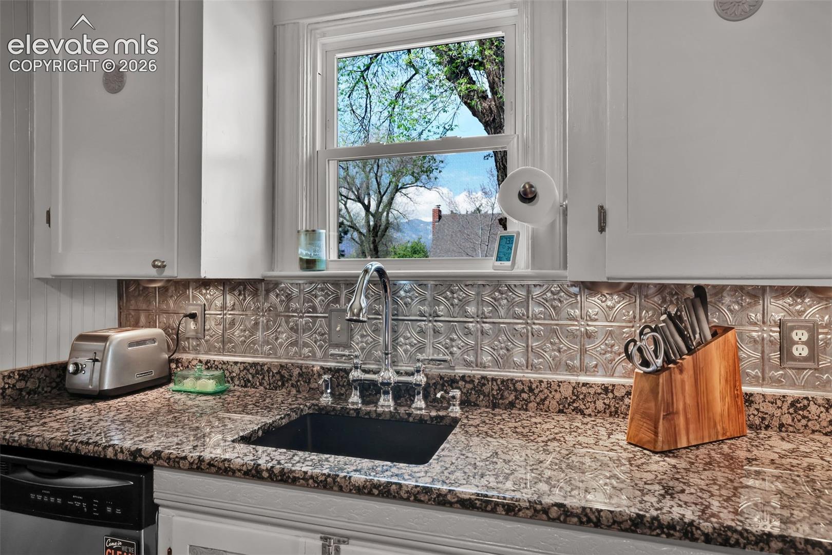 Listing photo 20 for 1302 E Platte Avenue