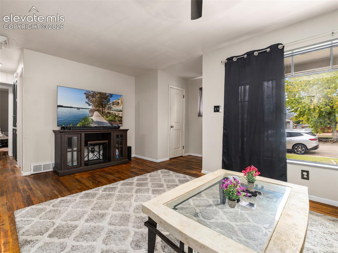 Listing photo 9 for 18 Dundee Lane