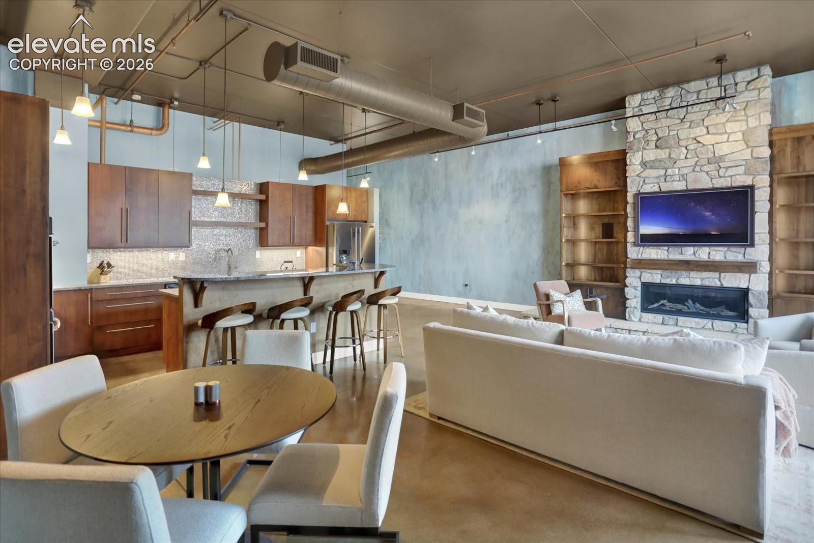 Listing photo 16 for 101 N Tejon Street 460