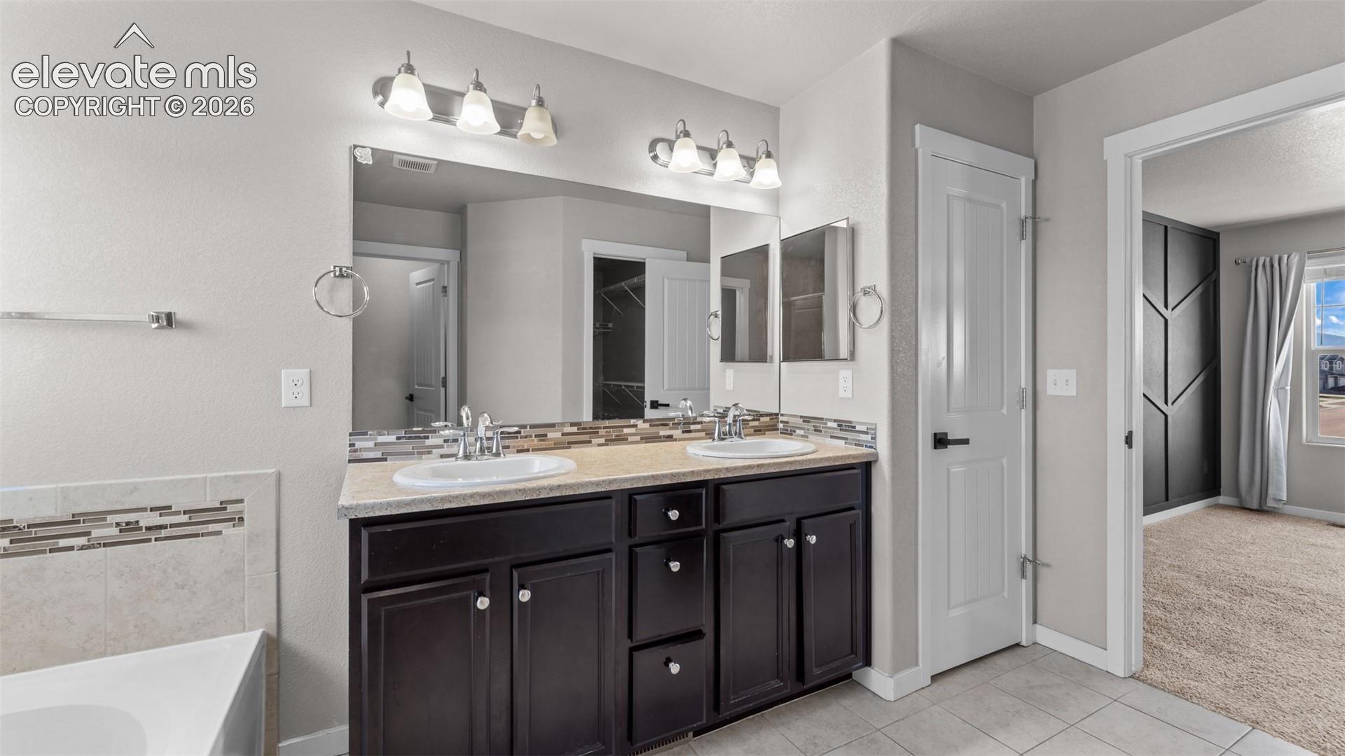 Listing photo 31 for 7815 Dry Willow Way