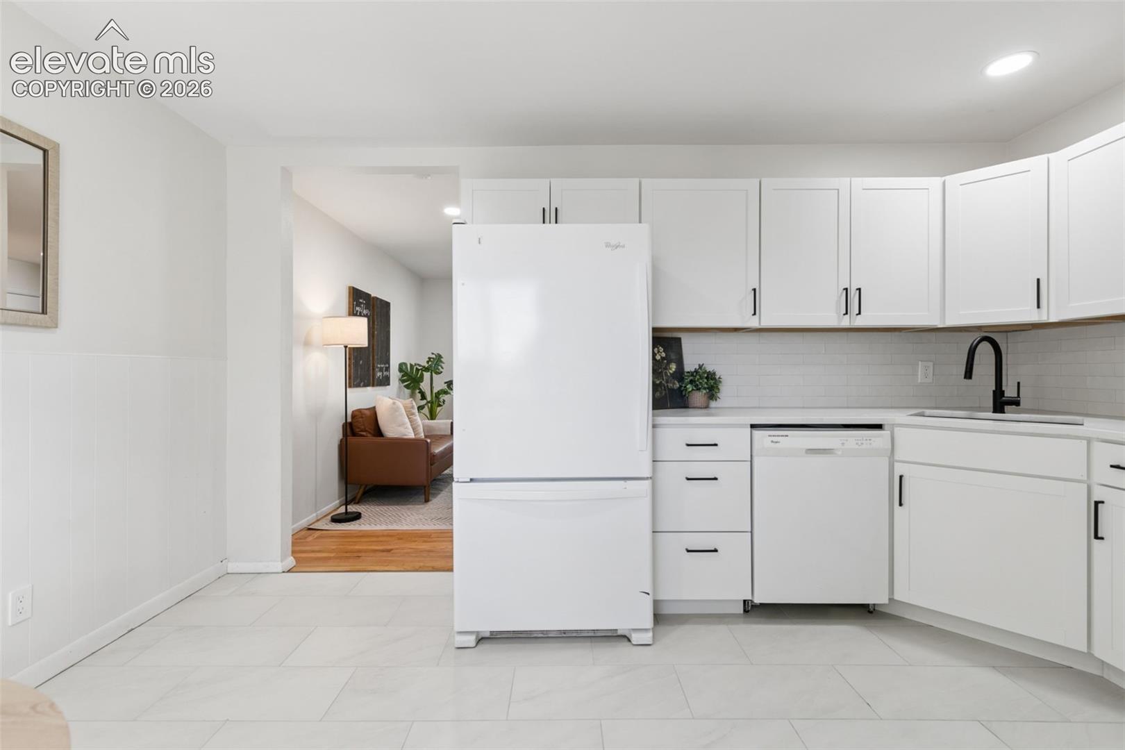 Listing photo 10 for 1501 Newcastle Street