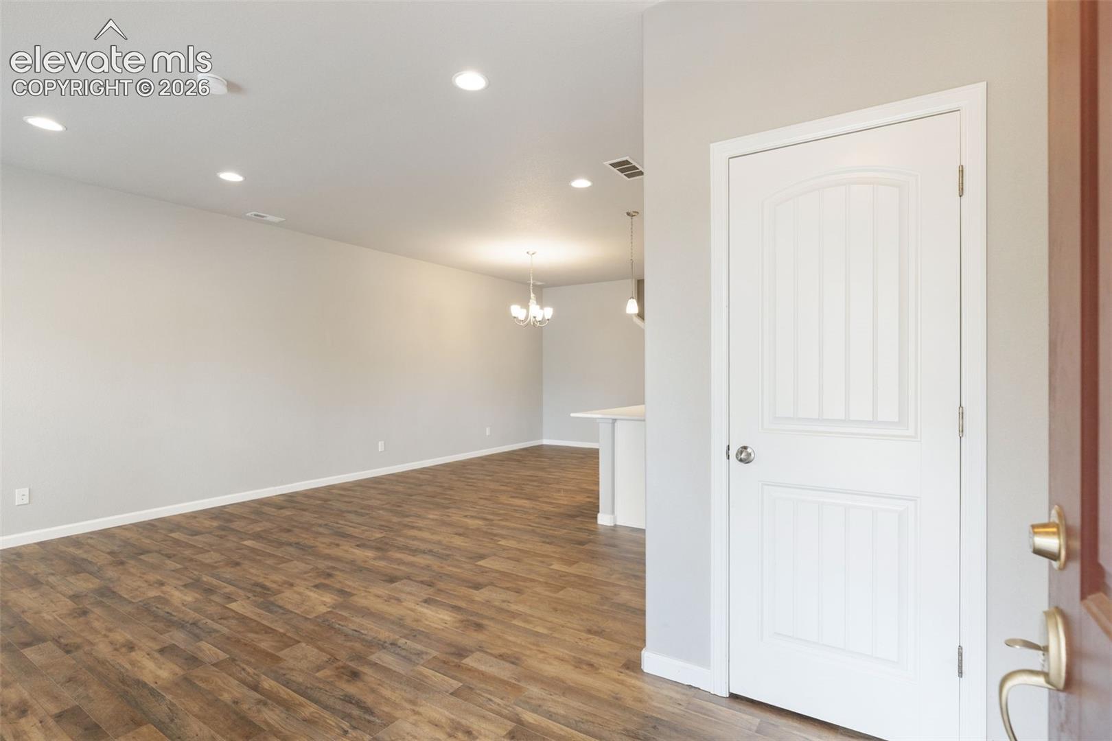 Listing photo 5 for 6181 Old Glory Drive