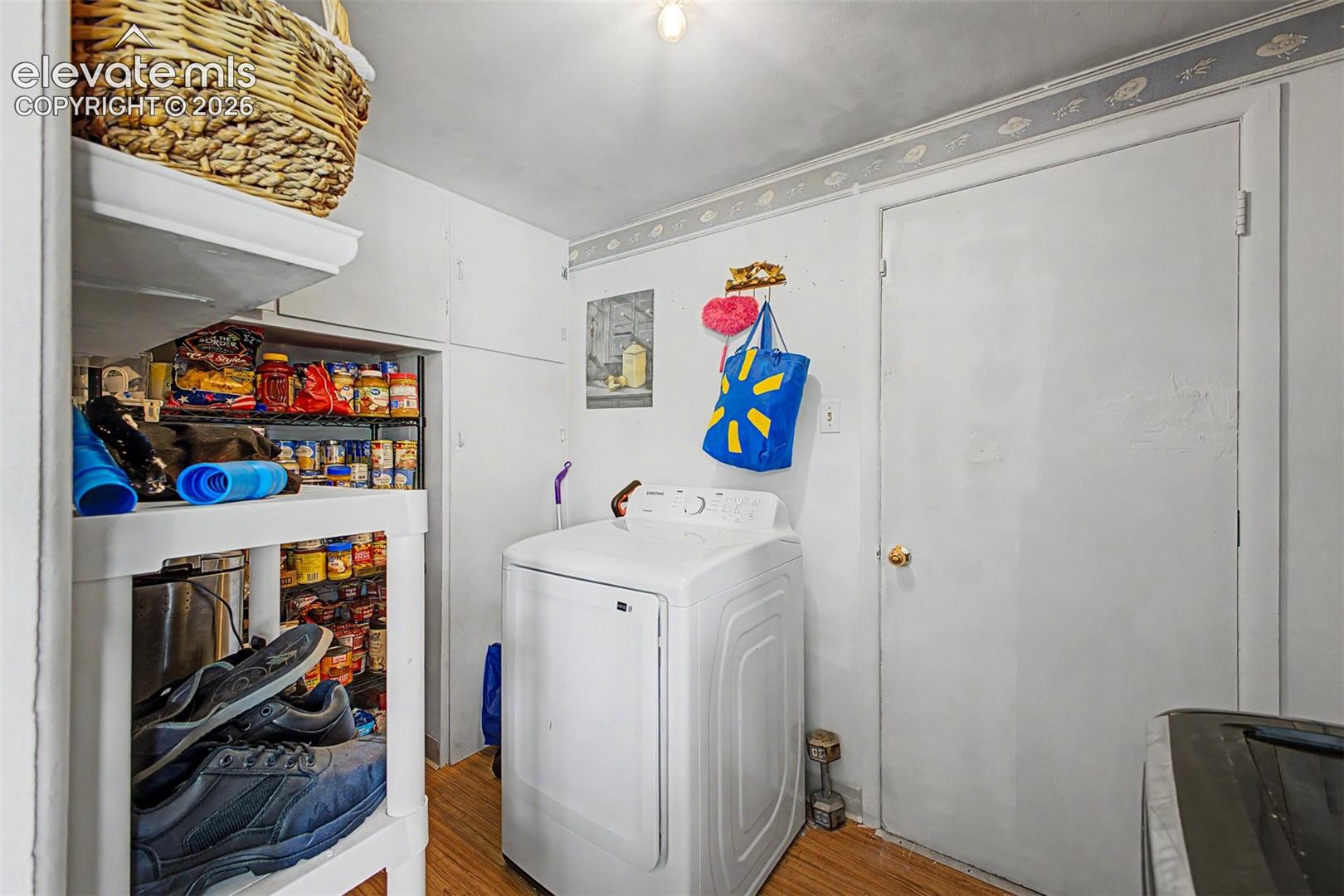 Listing photo 22 for 1606 Iroquois Road