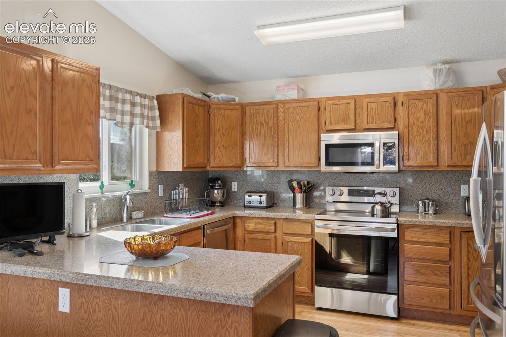 Listing photo 17 for 425 Fleming Street