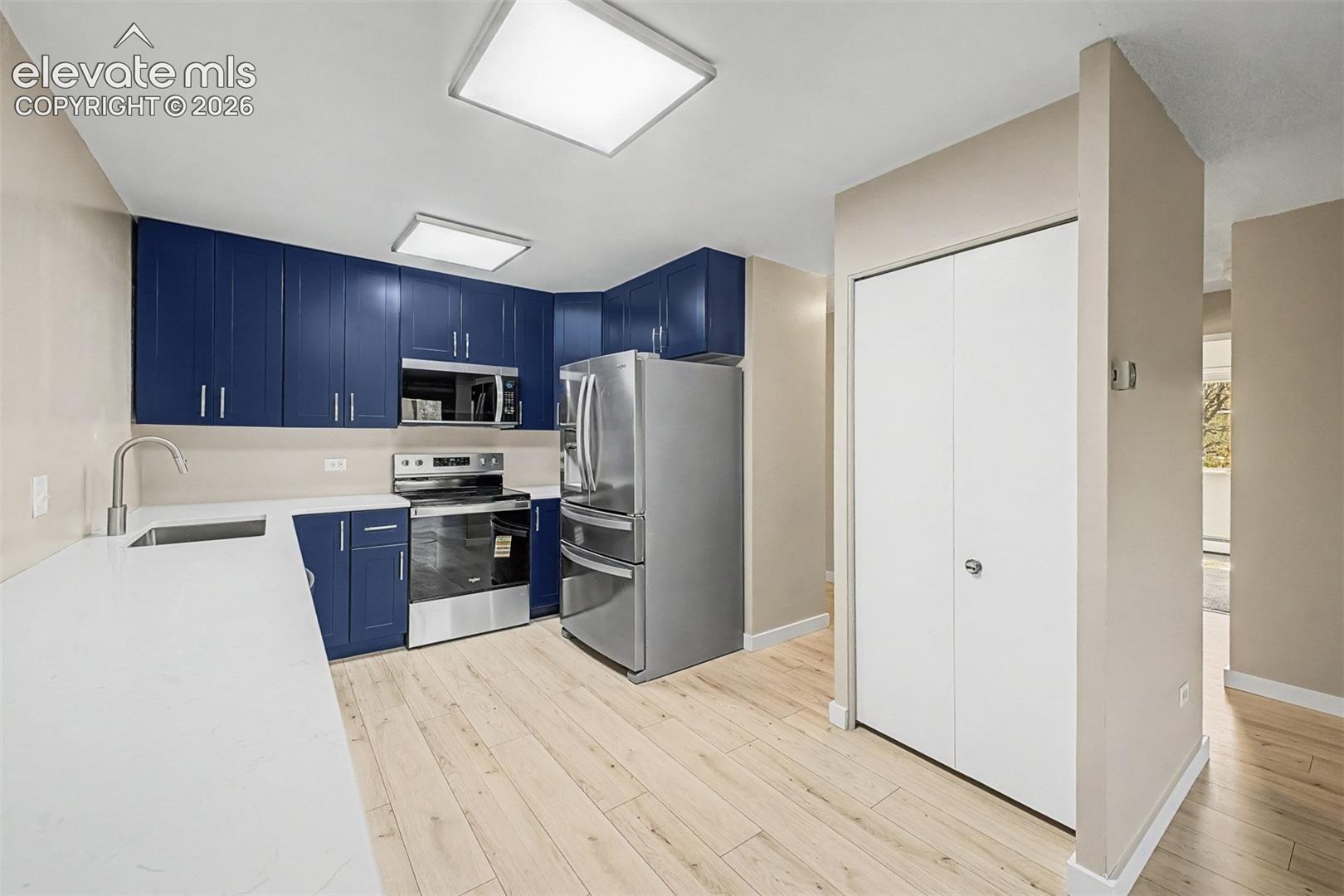 Listing photo 5 for 605 S Alton Way 12C