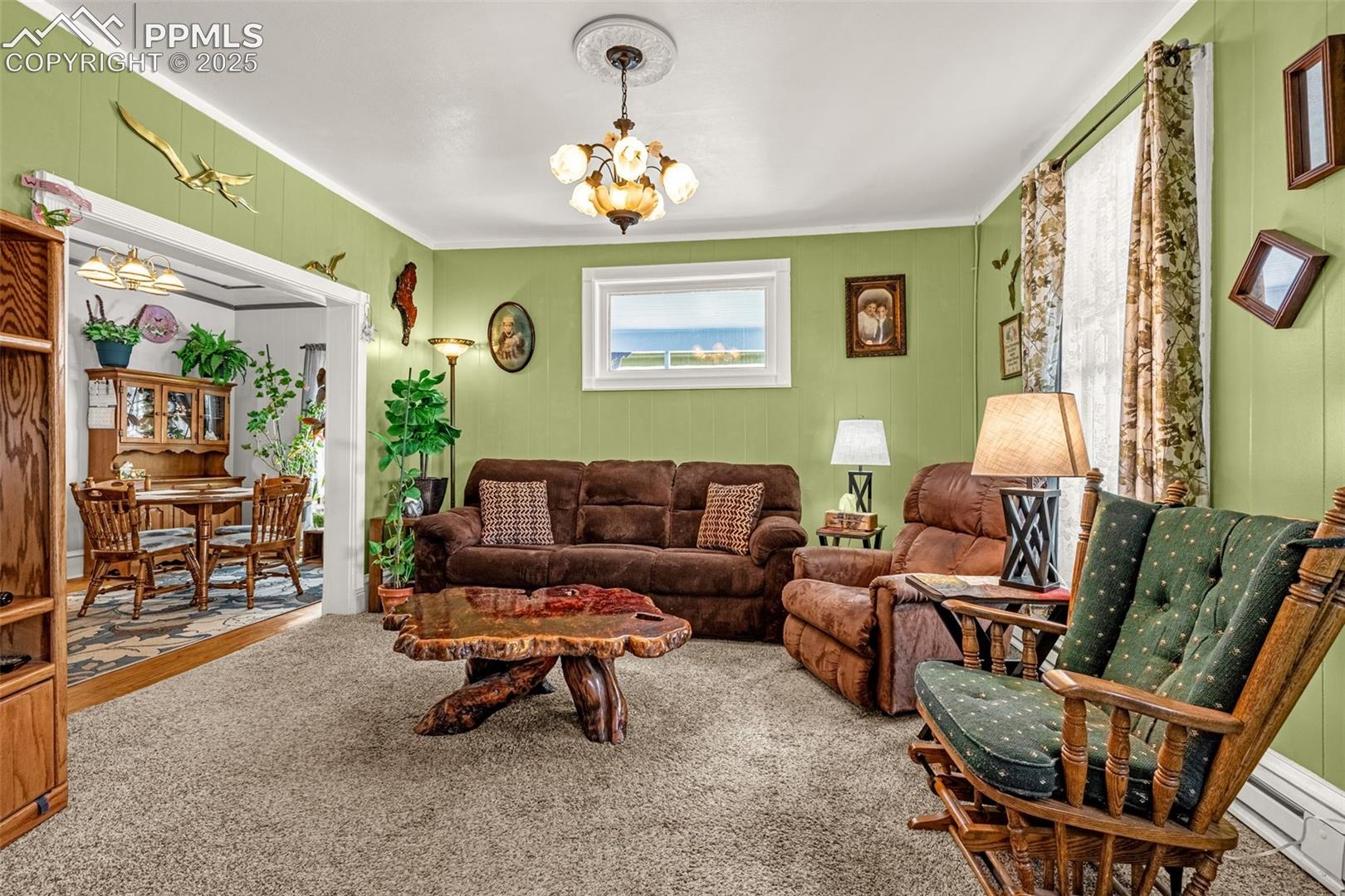 Listing photo 5 for 137 W Eaton Avenue