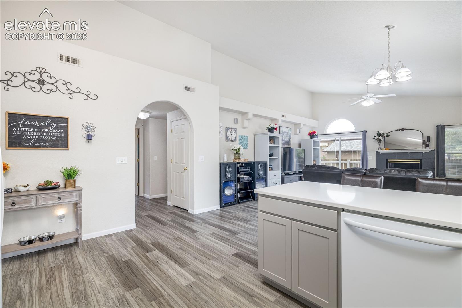 Listing photo 10 for 938 Cedarcrest Drive