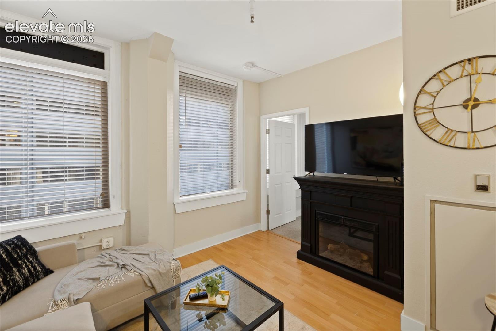 Listing photo 12 for 444 17th Street 709