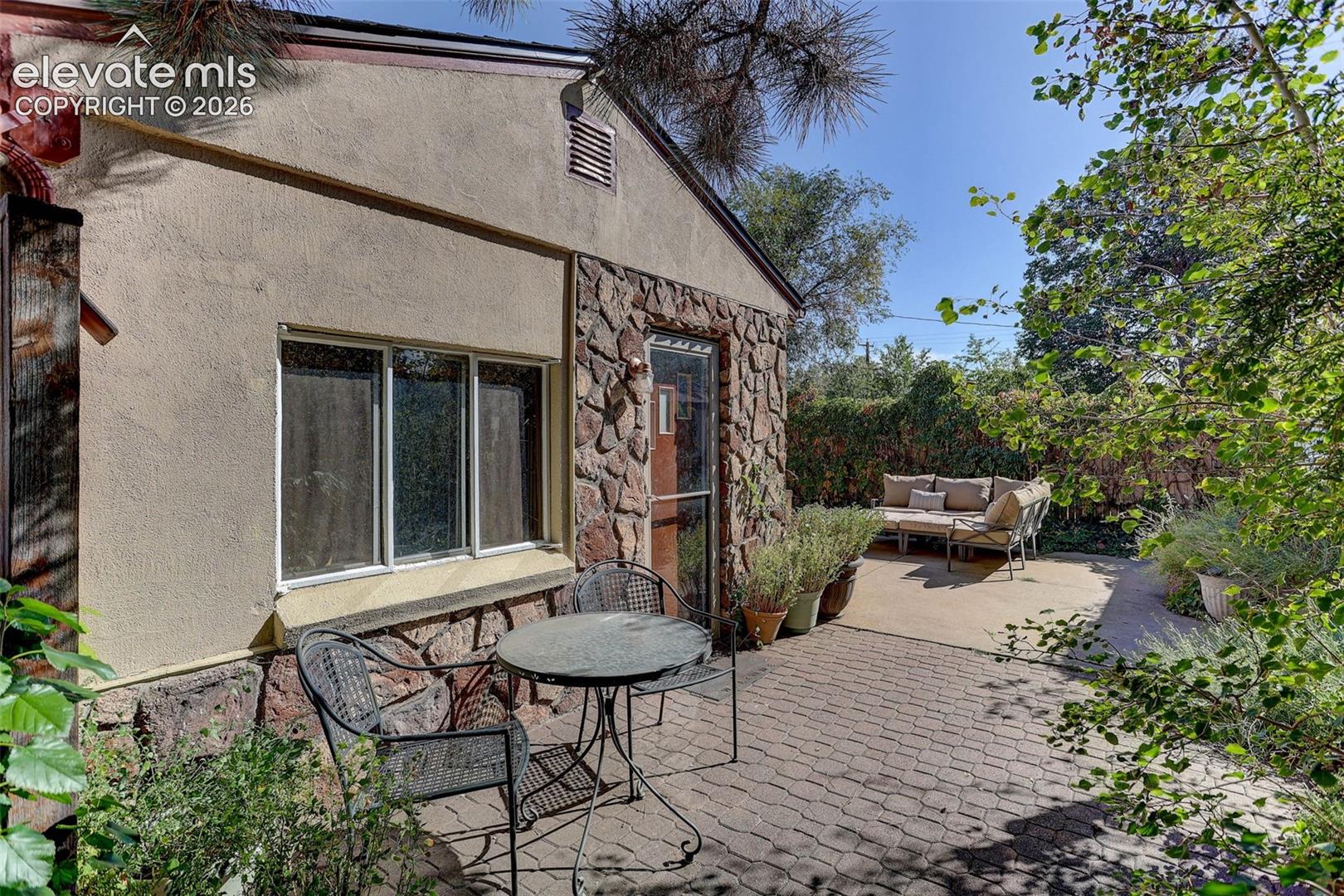 Listing photo 6 for 450 S Quitman Street