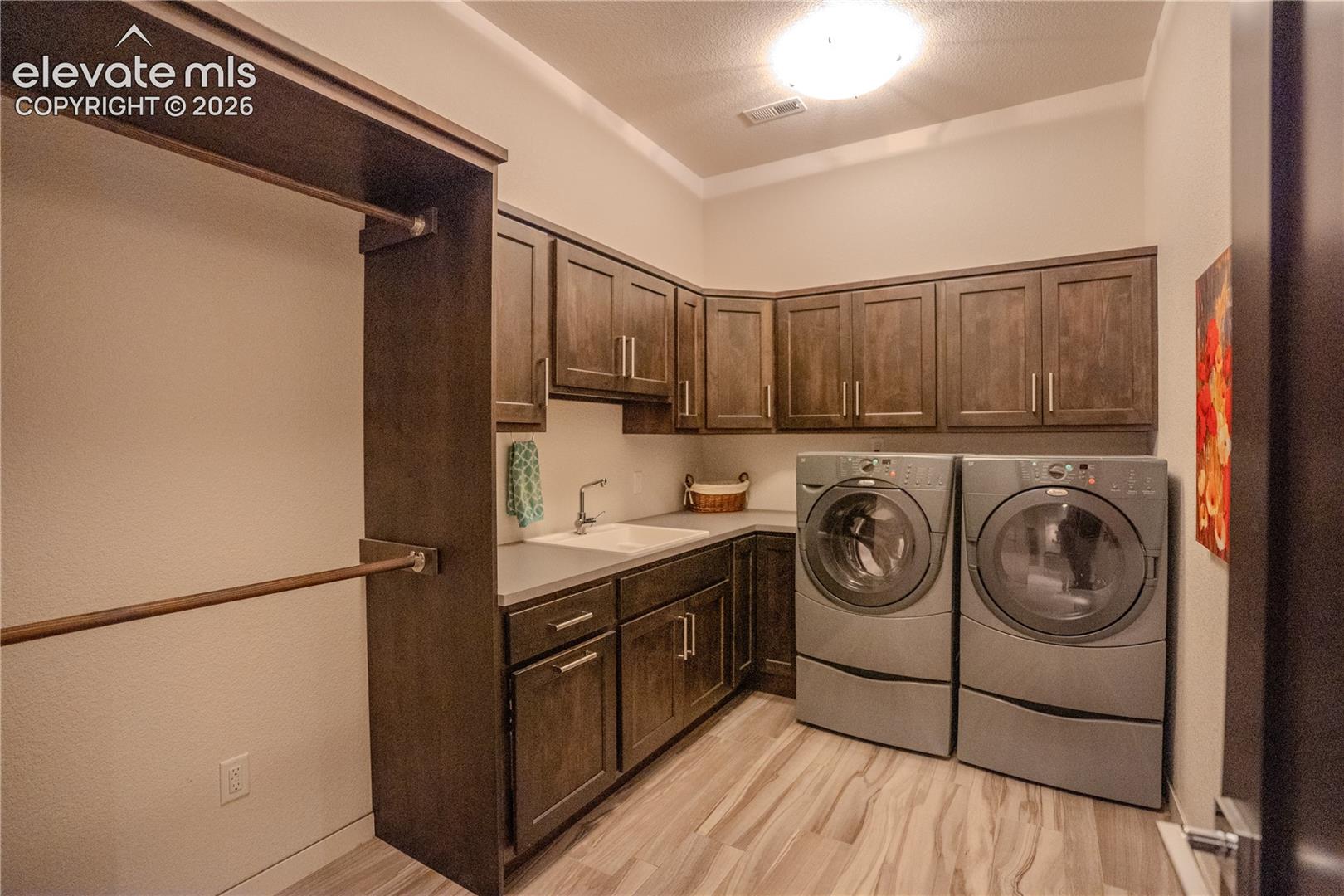 Listing photo 44 for 5638 Venezia Way
