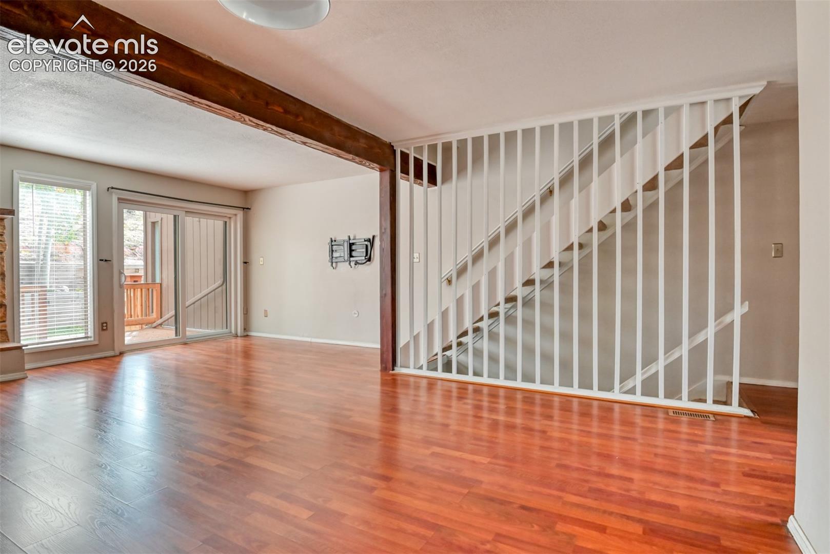 Listing photo 14 for 590 Manor Court B