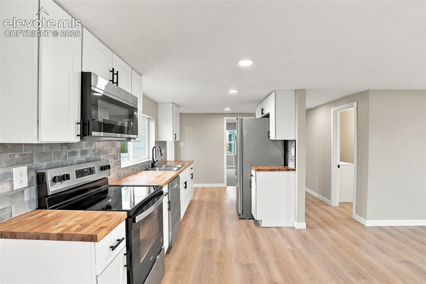 Listing photo 14 for 10672 Boone Road